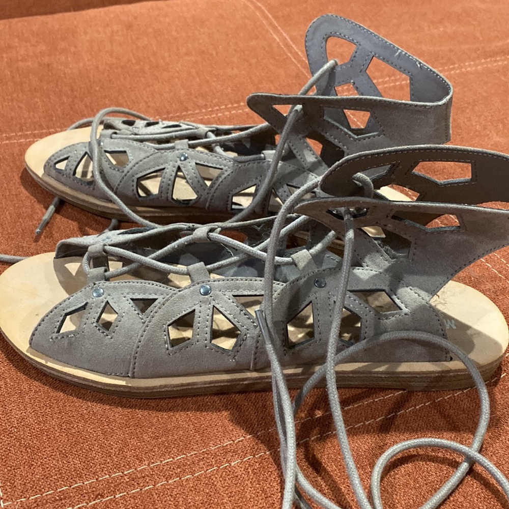 Lace up sandals - Picture 2 of 3